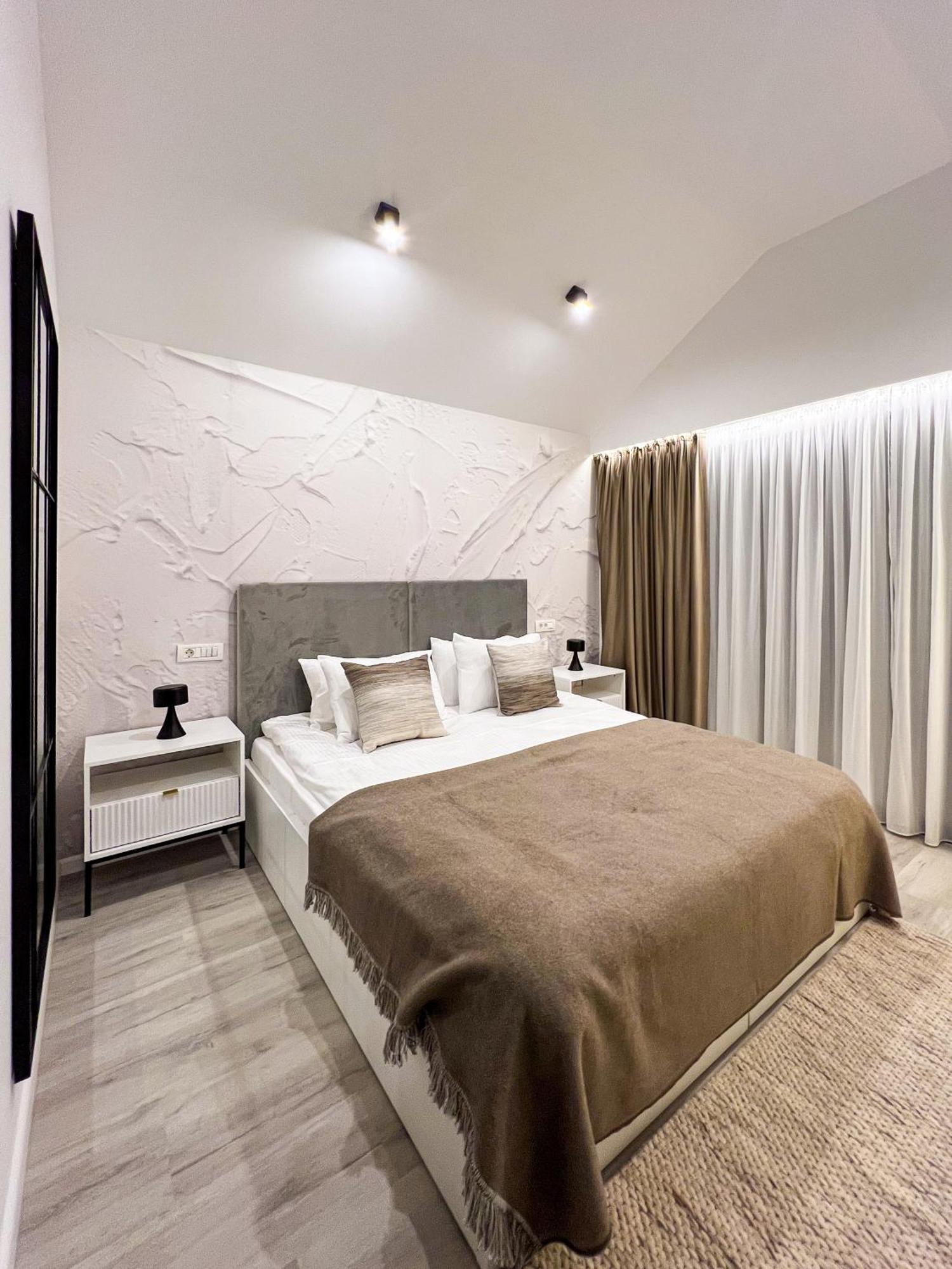 Moon Village Comarnic Σινάια Εξωτερικό φωτογραφία